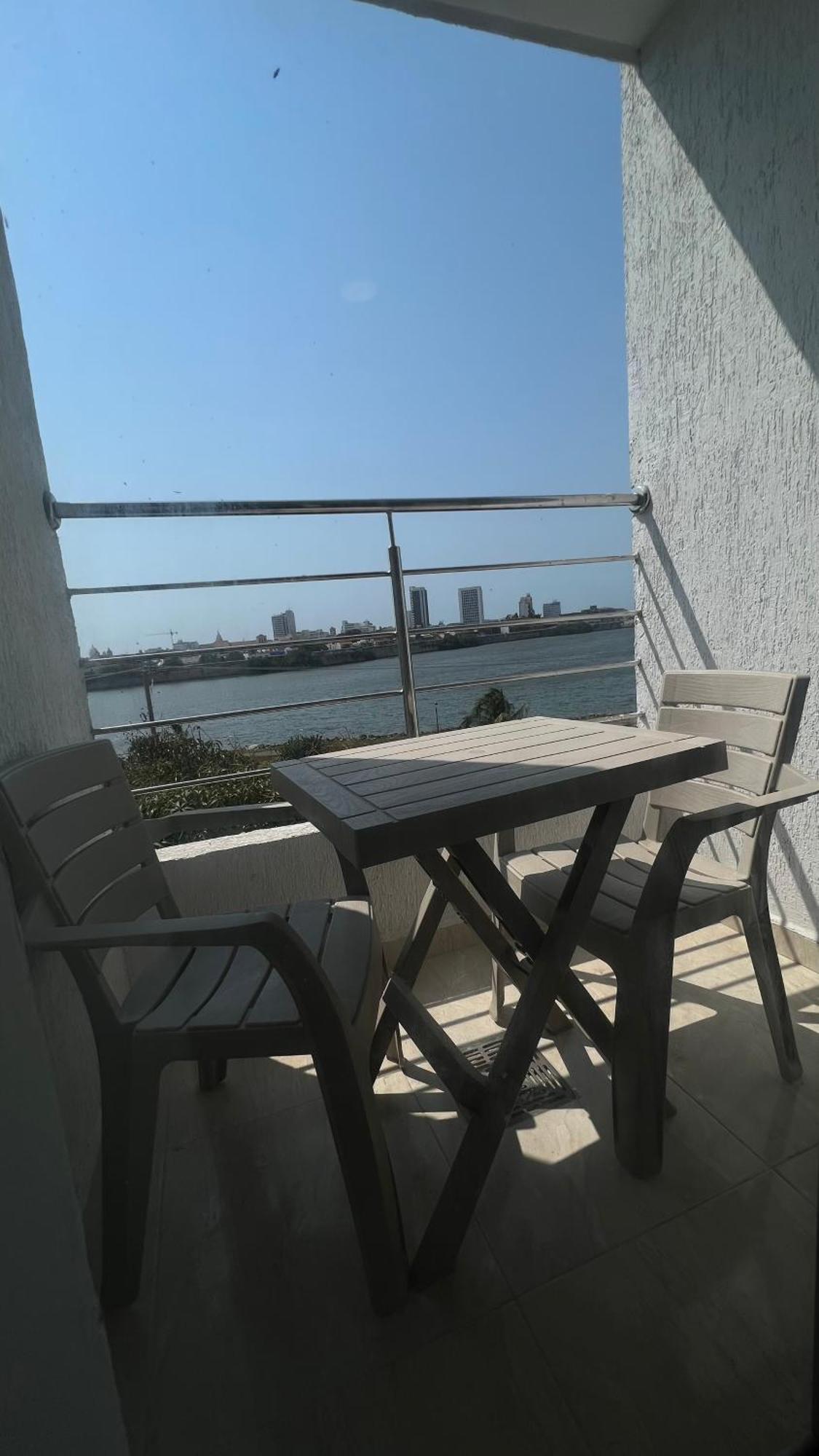 Bahia 79 Apartasuites Cerca Al Centro Cartagena Dış mekan fotoğraf